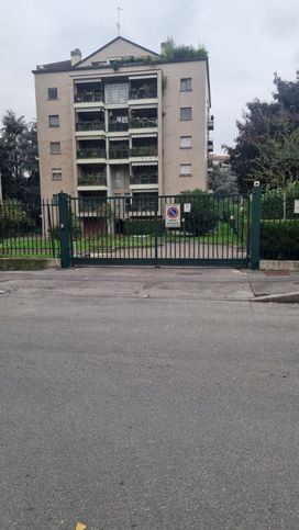 Garage/posto auto in residenziale in Via Ferdinando Galiani 8