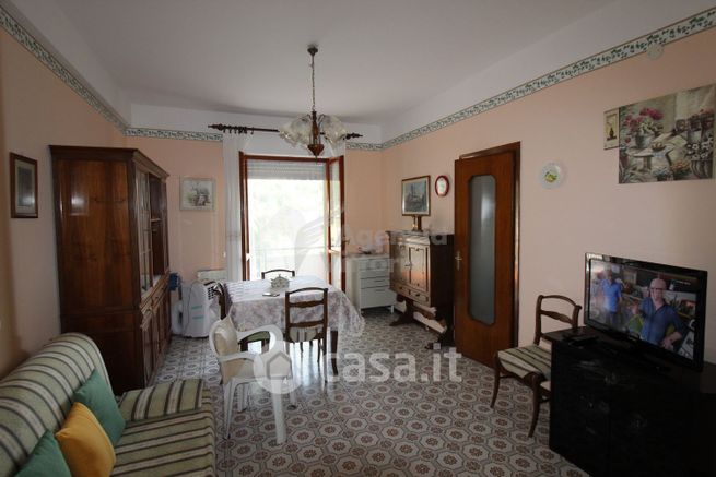Appartamento in residenziale in Via Marixe 22