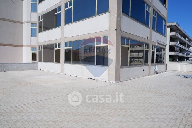 Ufficio in commerciale in Via Capitano Luigi Laviano 139