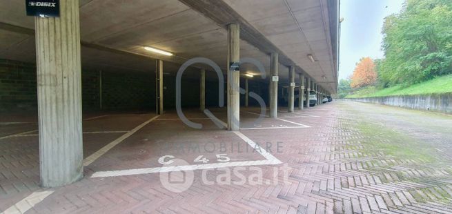 Box/posto auto in residenziale in Corso Giulio Cesare 338
