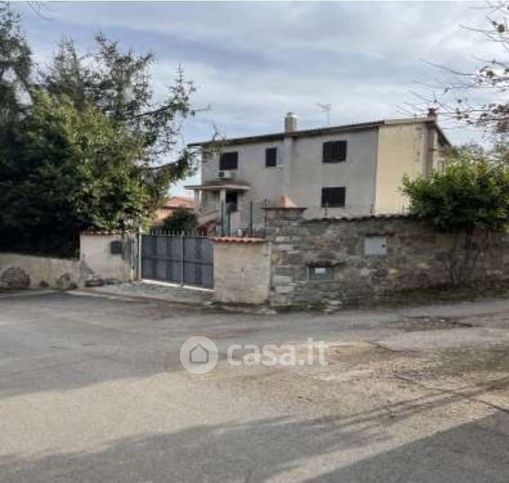Appartamento in residenziale in Via Colle della Castagna