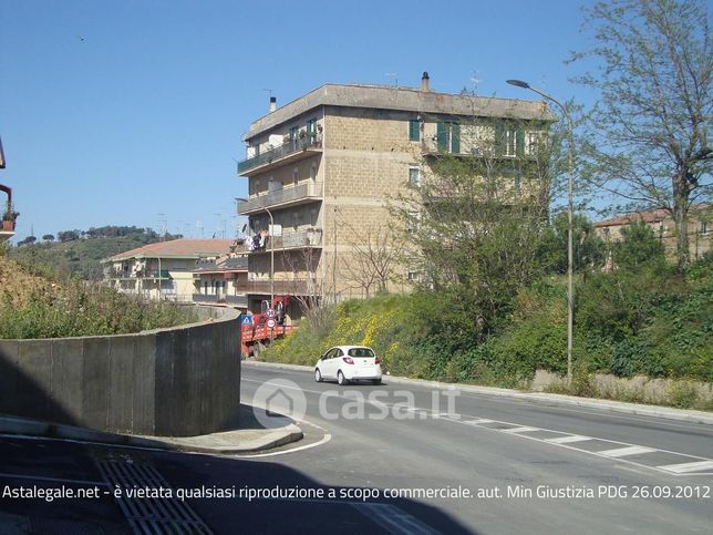 Garage/posto auto in residenziale in Via Alessandro Manzoni 119