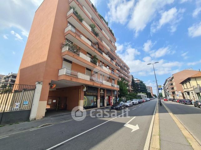 Box/posto auto in residenziale in Viale Sarca 77