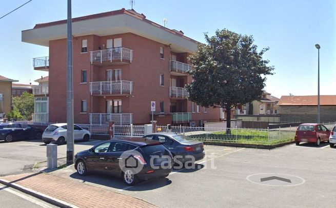 Box/posto auto in residenziale in Via Giosuè Carducci 5