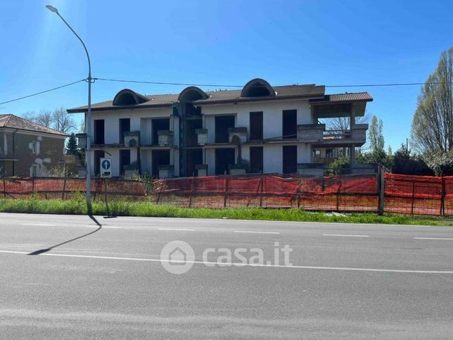 Terreno edificabile in residenziale in Via Padana Superiore 37