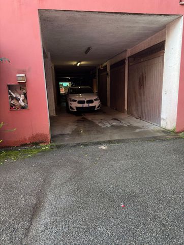 Garage/posto auto in residenziale in Via San Felice Circeo 139