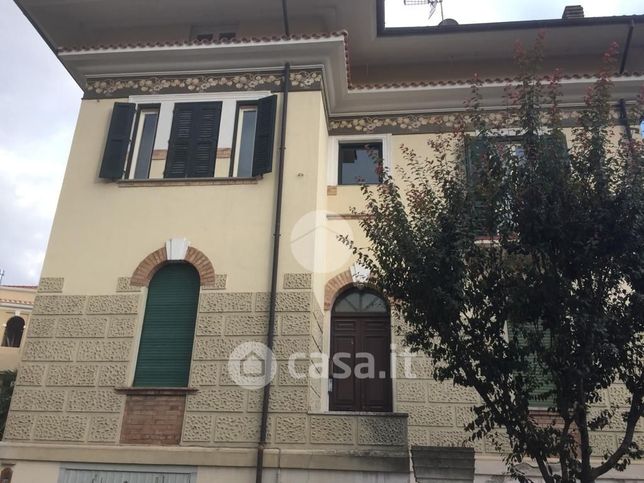 Appartamento in residenziale in Via Nicola Parisio 2