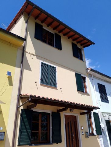 Casa indipendente in residenziale in Via Terra Rossa 43