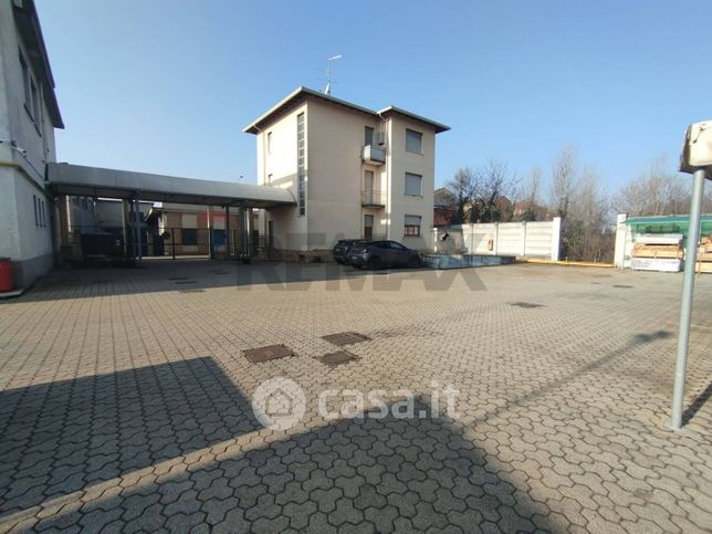 Capannone in commerciale in Via Galileo Galilei