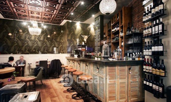 Attivitã /licenza (con o senza mura) in commerciale in Via dei Castani 268