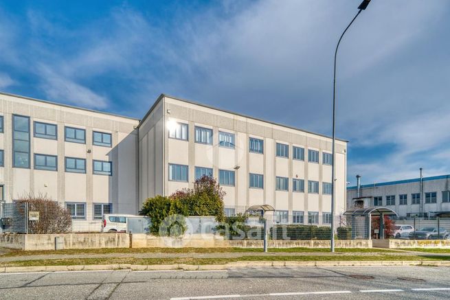 Ufficio in commerciale in Via Cuneo 29