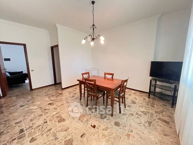 Appartamento in residenziale in Via Nanterre