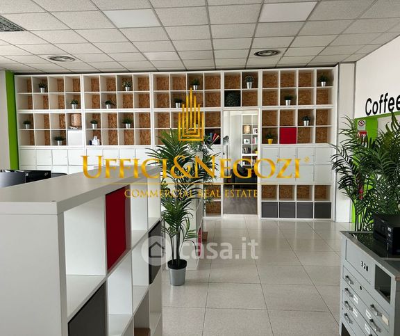 Ufficio in commerciale in Via Privata Oslavia 17