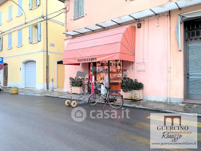 Attivitã /licenza (con o senza mura) in commerciale in Corso Cavour