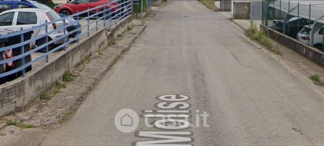 Capannone in commerciale in Via Molise