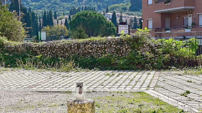 Garage/posto auto in residenziale in Via Empolitana