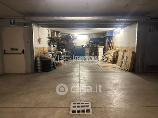 Box/posto auto in residenziale in Via XXIV Maggio 58
