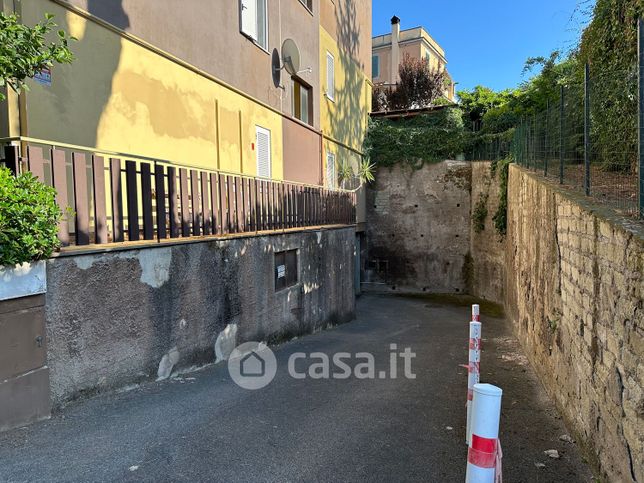 Garage/posto auto in residenziale in Via fontana della girandola 28