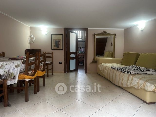 Casa indipendente in residenziale in 