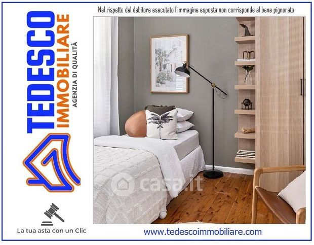 Box/posto auto in residenziale in Via Angeloni