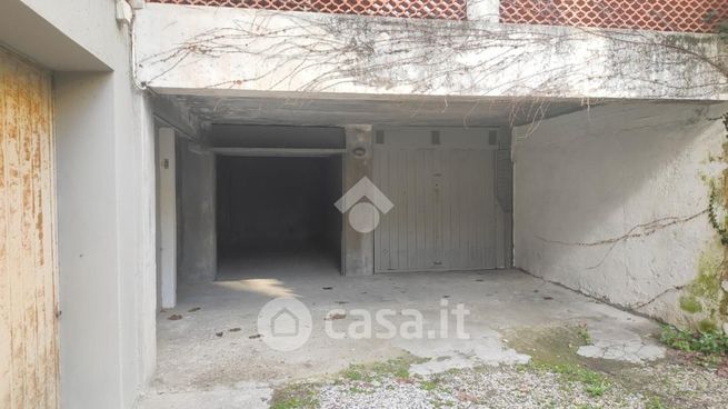 Garage/posto auto in residenziale in Via Spinola Grimaldi 34