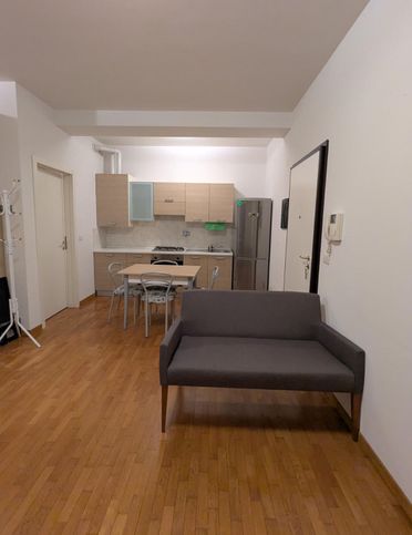Appartamento in residenziale in Via Emilia Levante 33