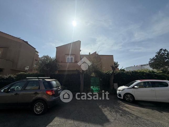 Villetta a schiera in residenziale in Via Volterra 6