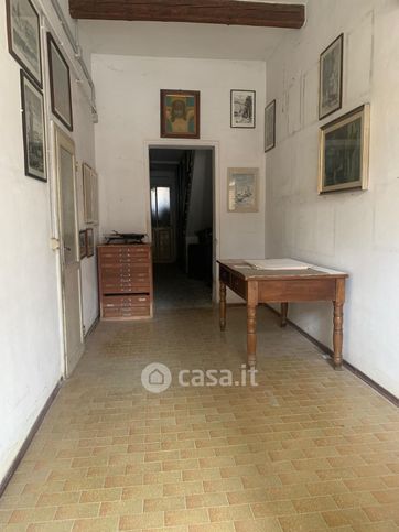 Casa indipendente in residenziale in 