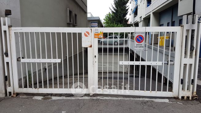 Garage/posto auto in residenziale in Via Tommaso Grossi 2