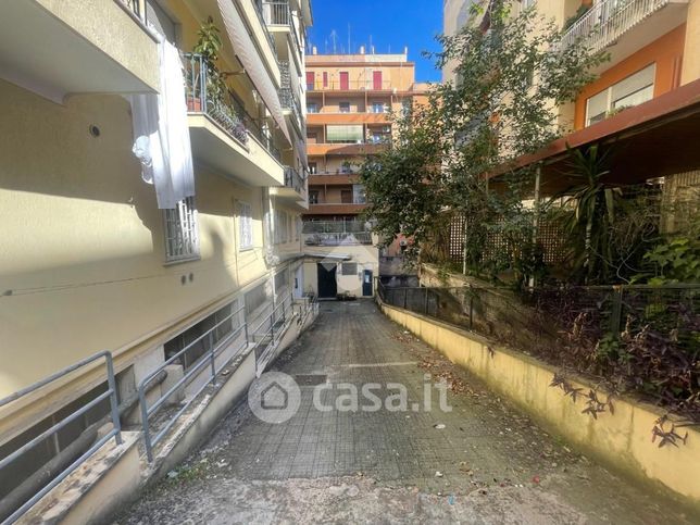 Capannone in commerciale in Via Val Cristallina 13