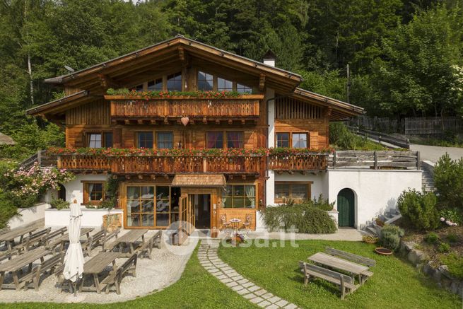 Villa in residenziale in Viale Dolomiti di Brenta