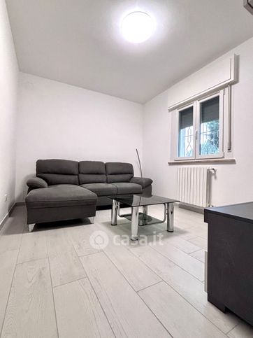 Casa bi/trifamiliare in residenziale in Via Villanova