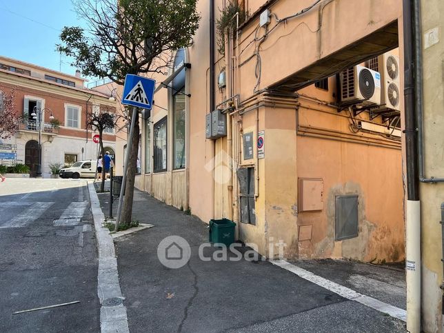 Box/posto auto in residenziale in Via Fratelli Colabona 3