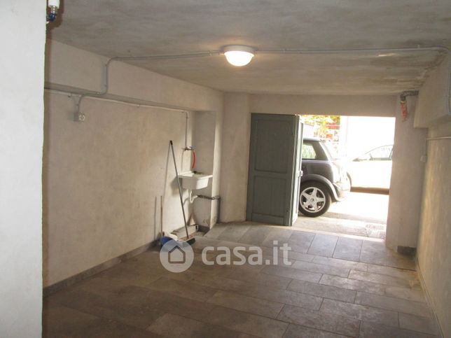 Garage/posto auto in residenziale in Via Ticino 1