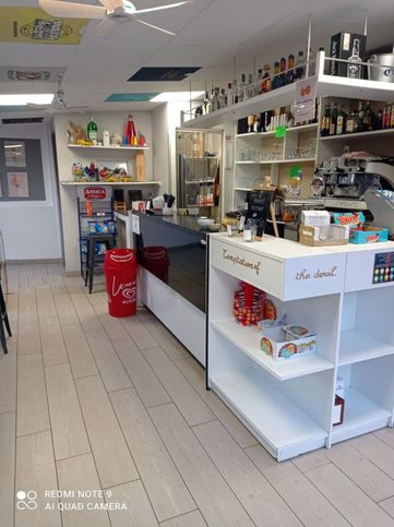 Attività/licenza (con o senza mura) in commerciale in Via del Ponticino 2