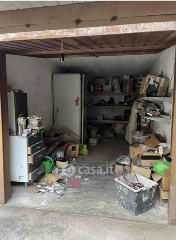 Box/posto auto in residenziale in Via Resia 2