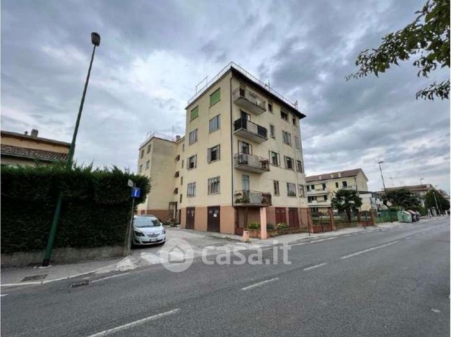 Appartamento in residenziale in Via Leone Serena 2