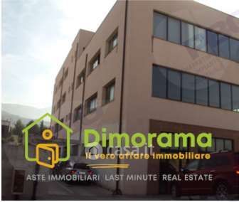 Ufficio in commerciale in Via Popoli