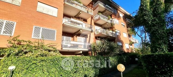 Appartamento in residenziale in Viale Luca Gaurico 283