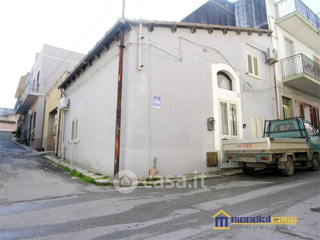 Casa indipendente in residenziale in 