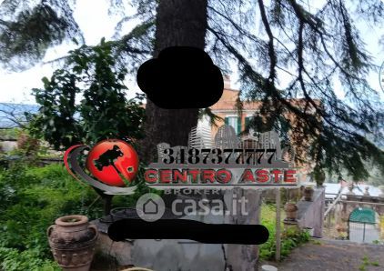 Capannone in commerciale in Via di Villa Braschi
