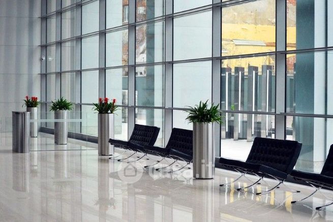 Ufficio in commerciale in 