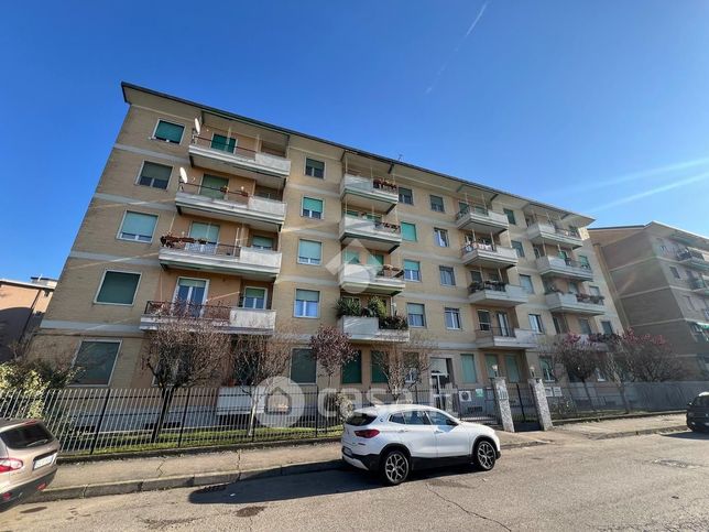 Capannone in commerciale in Via Filippo Anghileri 4