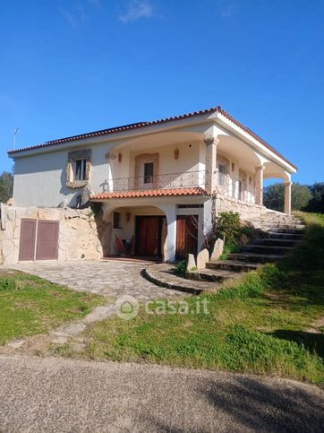 Villa in residenziale in 