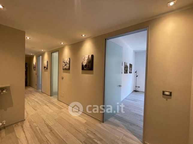 Ufficio in commerciale in Corso della Giovecca