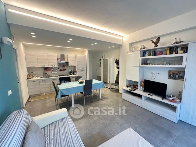 Appartamento in residenziale in Viale Litoraneo 161