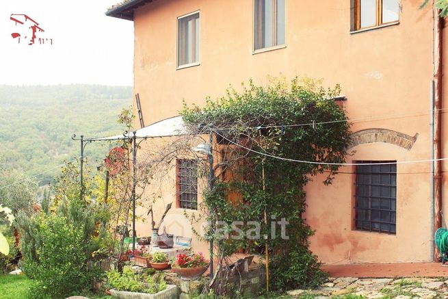 Appartamento in residenziale in Via di Parga 6