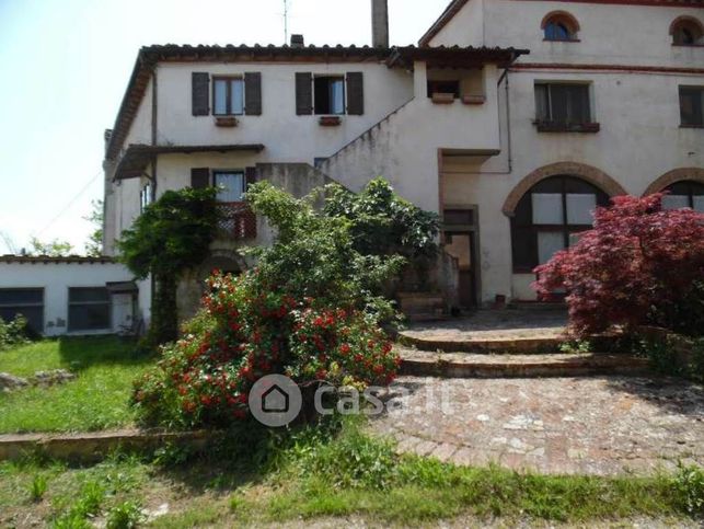 Appartamento in residenziale in Via Tresanti 12