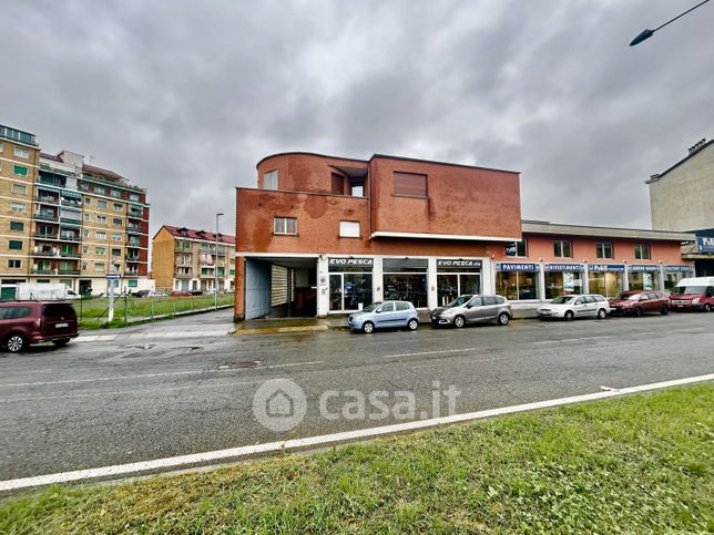 Capannone in commerciale in Via Andrea Sansovino 258