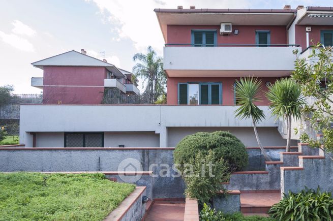 Villa in residenziale in Via Giacomo Leopardi